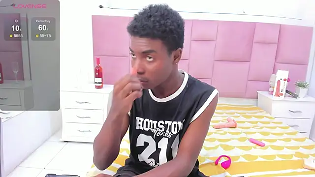 Snapshot of NoahJhonson69 chatting on 2, 12, 2025 NoahJhonson69 online show from 2, 12, 2025