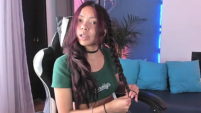 Snapshot of goddess_julieta chatting on 14, 12, 2025 goddess julieta online show from 14, 12, 2025