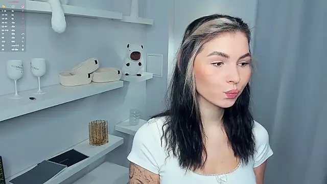 Snapshot of FeliciaKogen chatting on 30, 11, 2025 FeliciaKogen online show from 30, 11, 2025