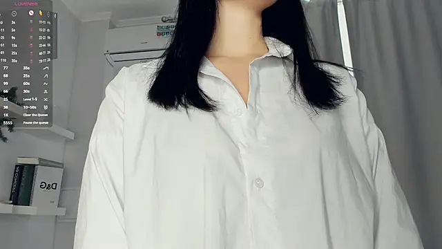 Snapshot of FeliciaKogen chatting on 3, 3, 2026 FeliciaKogen online show from 3, 3, 2026