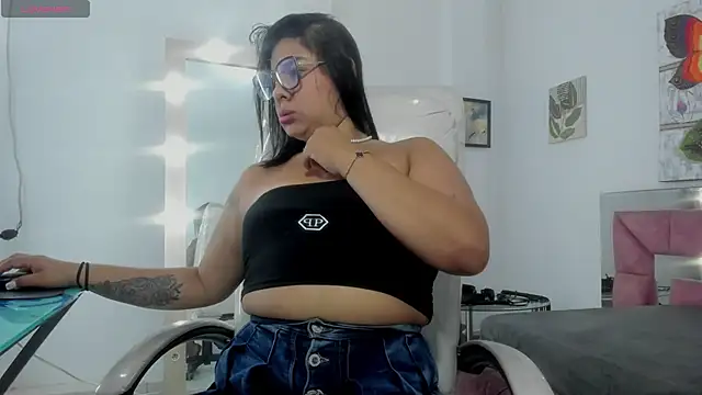 Soffii clarkk online show from 26, 11, 2025