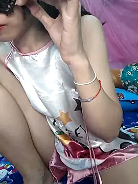 Snapshot of Binnky chatting on 19, 11, 2025 Binnky online show from 19, 11, 2025