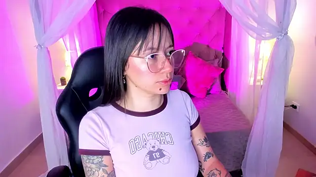 Snapshot of Annie_Petters chatting on 28, 6, 2026 Annie Petters online show from 28, 6, 2026