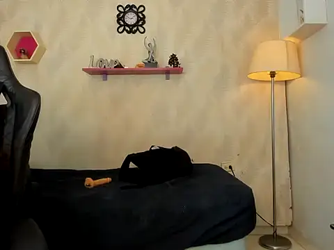 Snapshot of iam_milu19 chatting on 18, 11, 2025 iam milu19 online show from 18, 11, 2025