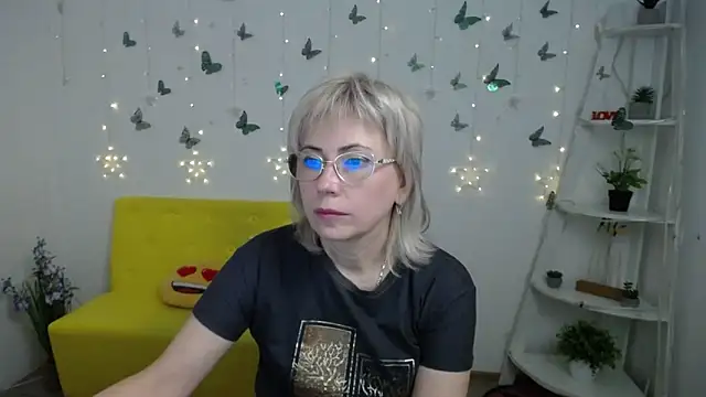 Snapshot of LaurenWishy chatting on 17, 3, 2026 LaurenWishy online show from 17, 3, 2026