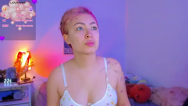 Snapshot of MarieTaylor_ chatting on 8, 6, 2026 MarieTaylor online show from 8, 6, 2026