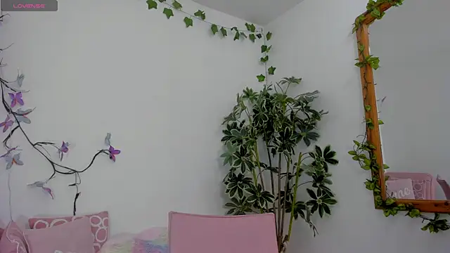 Snapshot of MarieTaylor_ chatting on 8, 7, 2026 MarieTaylor online show from 8, 7, 2026