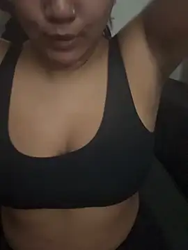 Snapshot of TiaBella_ chatting on 2, 12, 2025 TiaBella online show from 2, 12, 2025