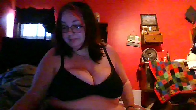 Snapshot of living420 chatting on 23, 11, 2025 living420 online show from 23, 11, 2025