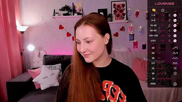 Snapshot of velvet_cherry_ chatting on 17, 4, 2026 velvet cherry online show from 17, 4, 2026