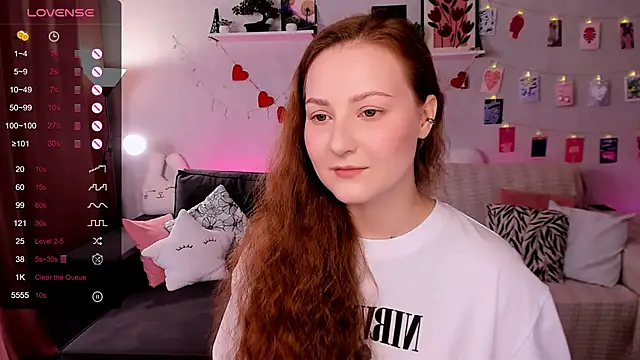 Snapshot of velvet_cherry_ chatting on 19, 4, 2026 velvet cherry online show from 19, 4, 2026