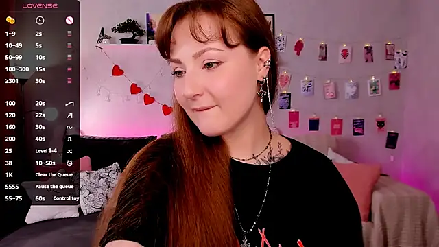 Snapshot of velvet_cherry_ chatting on 22, 7, 2026 velvet cherry online show from 22, 7, 2026