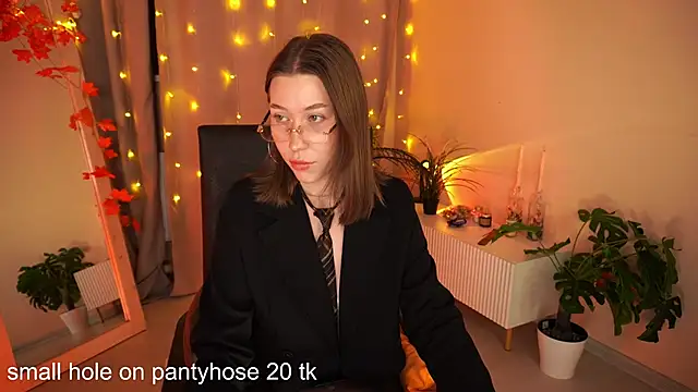 Snapshot of AnnetteLane chatting on 20, 11, 2025 AnnetteLane online show from 20, 11, 2025