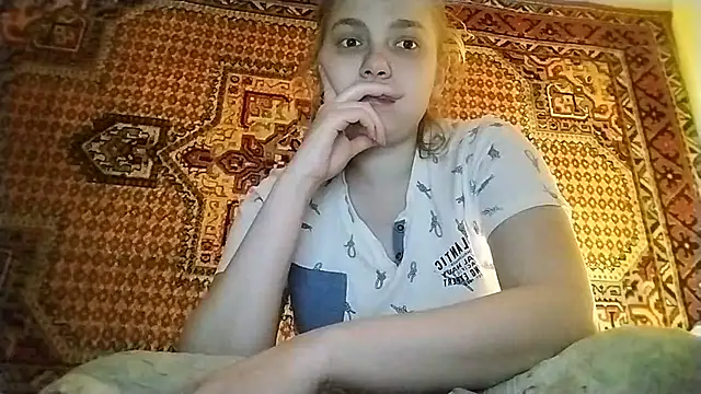 Snapshot of KikiBang chatting on 12, 4, 2026 KikiBang online show from 12, 4, 2026