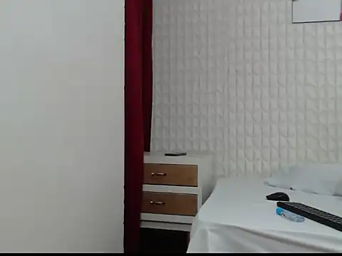 Snapshot of Violeta_DAmore chatting on 26, 11, 2025 Violeta DAmore online show from 26, 11, 2025