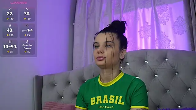 Snapshot of lovely_sophia_ chatting on 18, 12, 2025 lovely sophia online show from 18, 12, 2025