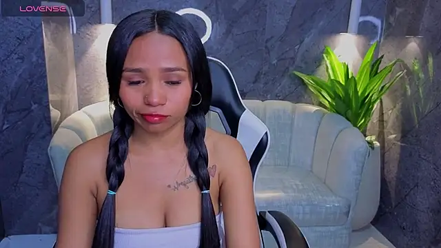 Snapshot of Sofia_Tx_ chatting on 24, 11, 2025 Sofia Tx online show from 24, 11, 2025