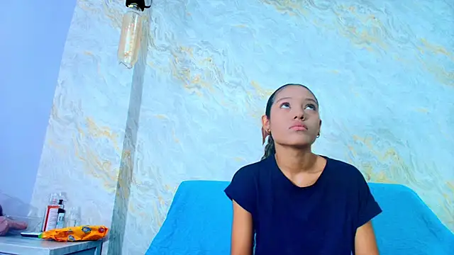 Snapshot of sofiaa_little chatting on 2, 12, 2025 sofiaa little online show from 2, 12, 2025