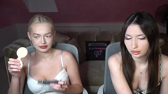 Snapshot of Liza_Mur chatting on 23, 11, 2025 Liza Mur online show from 23, 11, 2025