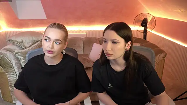 Snapshot of Liza_Mur chatting on 26, 11, 2025 Liza Mur online show from 26, 11, 2025