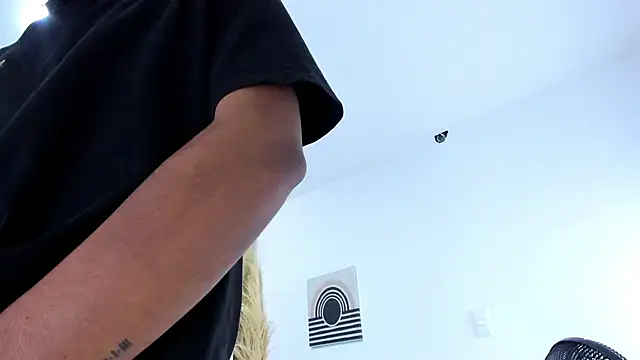 Snapshot of DamianAndMAximoo chatting on 25, 11, 2025 DamianAndMAximoo online show from 25, 11, 2025