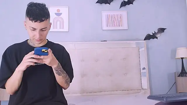 Snapshot of DamianAndMAximoo chatting on 1, 12, 2025 DamianAndMAximoo online show from 1, 12, 2025