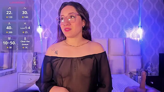 Snapshot of LeiahBlonde chatting on 30, 11, 2025 LeiahBlonde online show from 30, 11, 2025