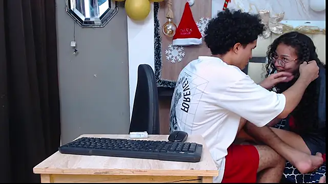 Snapshot of sweett_love_ chatting on 21, 11, 2025 sweett love online show from 21, 11, 2025