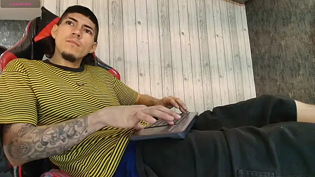 Snapshot of yeikoox chatting on 27, 11, 2025 yeikoox online show from 27, 11, 2025