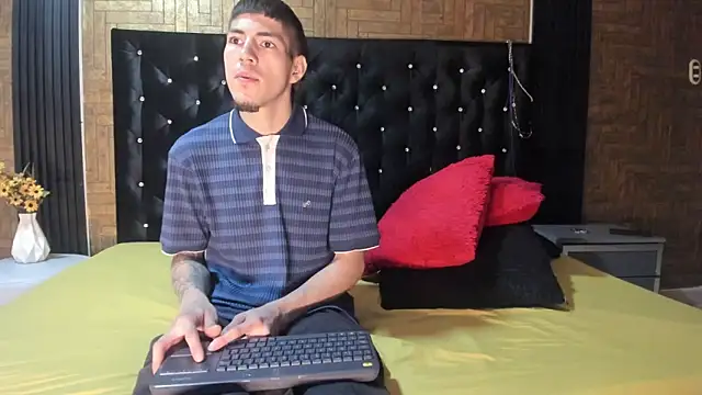 Snapshot of yeikoox chatting on 29, 11, 2025 yeikoox online show from 29, 11, 2025