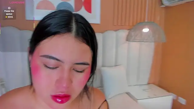 Snapshot of monserrat_cutte chatting on 30, 11, 2025 monserrat cutte online show from 30, 11, 2025