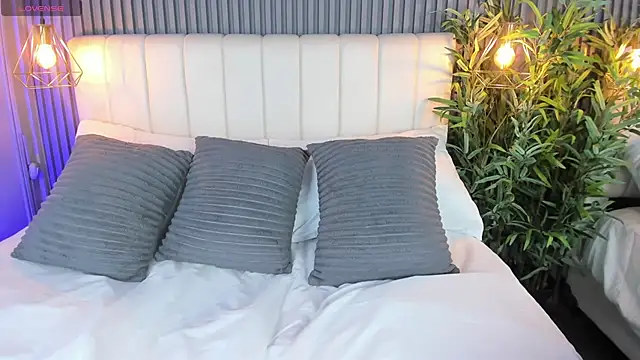 Snapshot of JulianaCord_ chatting on 26, 11, 2025 JulianaCord online show from 26, 11, 2025