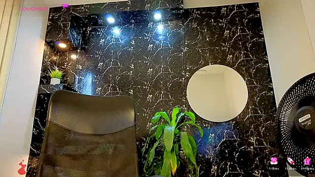 Snapshot of thomas_scot1 chatting on 3, 12, 2025 thomas scot1 online show from 3, 12, 2025