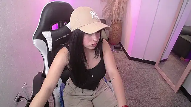 Snapshot of vallolett chatting on 24, 11, 2025 vallolett online show from 24, 11, 2025