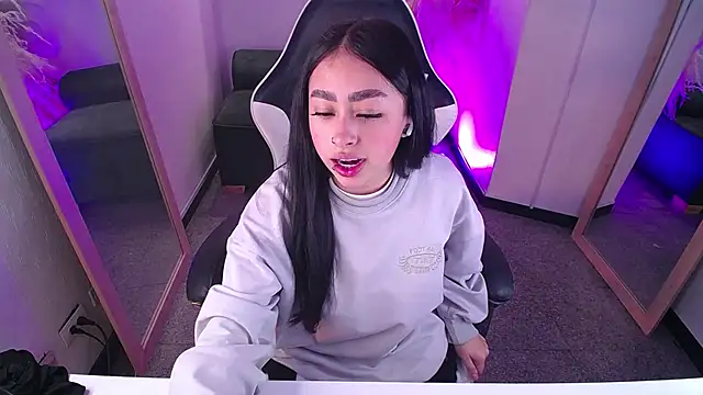 Snapshot of vallolett chatting on 9, 3, 2026 vallolett online show from 9, 3, 2026