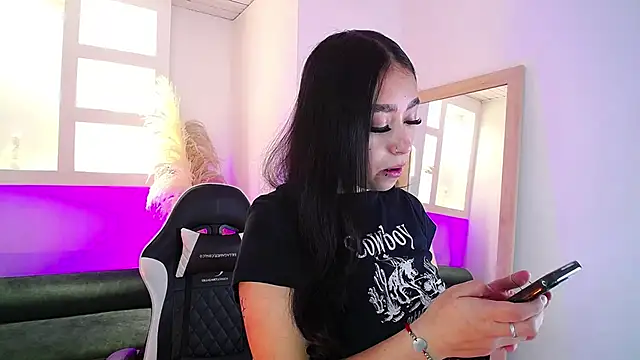 Snapshot of vallolett chatting on 17, 4, 2026 vallolett online show from 17, 4, 2026