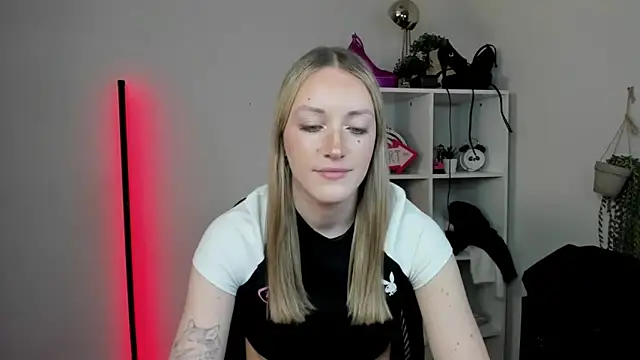 EvelynBlond online show from 1, 4, 2026