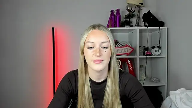 EvelynBlond online show from 2, 6, 2026