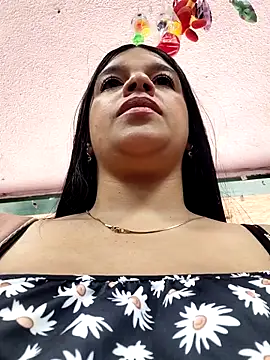Layla-daring online show from 1, 6, 2026