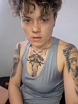 Snapshot of megan_NL chatting on 2, 12, 2025 megan NL online show from 2, 12, 2025