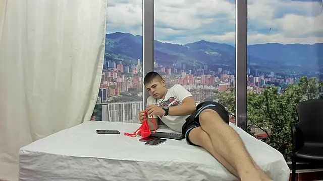 SabrinaAndEddy online show from 17, 4, 2026