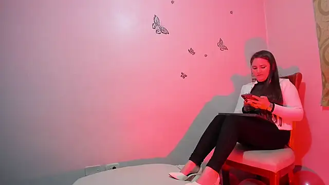 Snapshot of tiffanystorms- chatting on 30, 11, 2025 tiffanystorms- online show from 30, 11, 2025