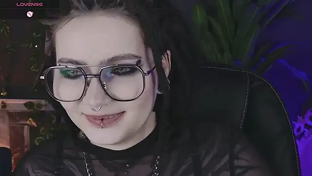 Snapshot of olonho_estel chatting on 8, 7, 2026 olonho estel online show from 8, 7, 2026