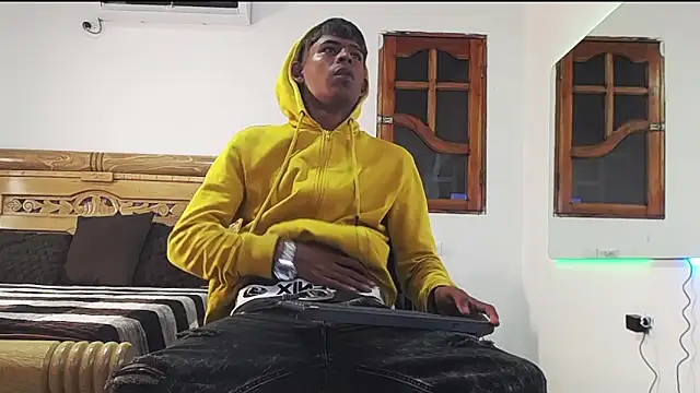 Snapshot of black_boy22_ chatting on 28, 11, 2025 black boy22 online show from 28, 11, 2025