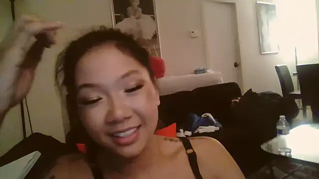 cryptokimgirl online show from 27, 2, 2026