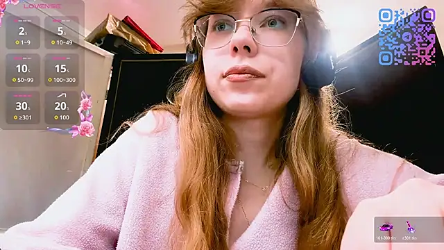 Snapshot of LouettaTornese chatting on 1, 12, 2025 LouettaTornese online show from 1, 12, 2025