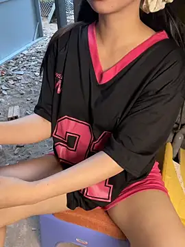 Snapshot of XndSeraphina chatting on 6, 4, 2026 XndSeraphina online show from 6, 4, 2026