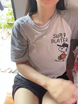 Snapshot of XndSeraphina chatting on 8, 4, 2026 XndSeraphina online show from 8, 4, 2026