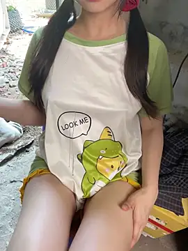 Snapshot of XndSeraphina chatting on 16, 4, 2026 XndSeraphina online show from 16, 4, 2026