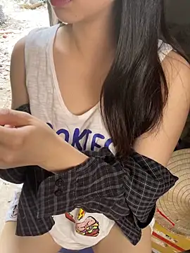 Snapshot of XndSeraphina chatting on 20, 4, 2026 XndSeraphina online show from 20, 4, 2026